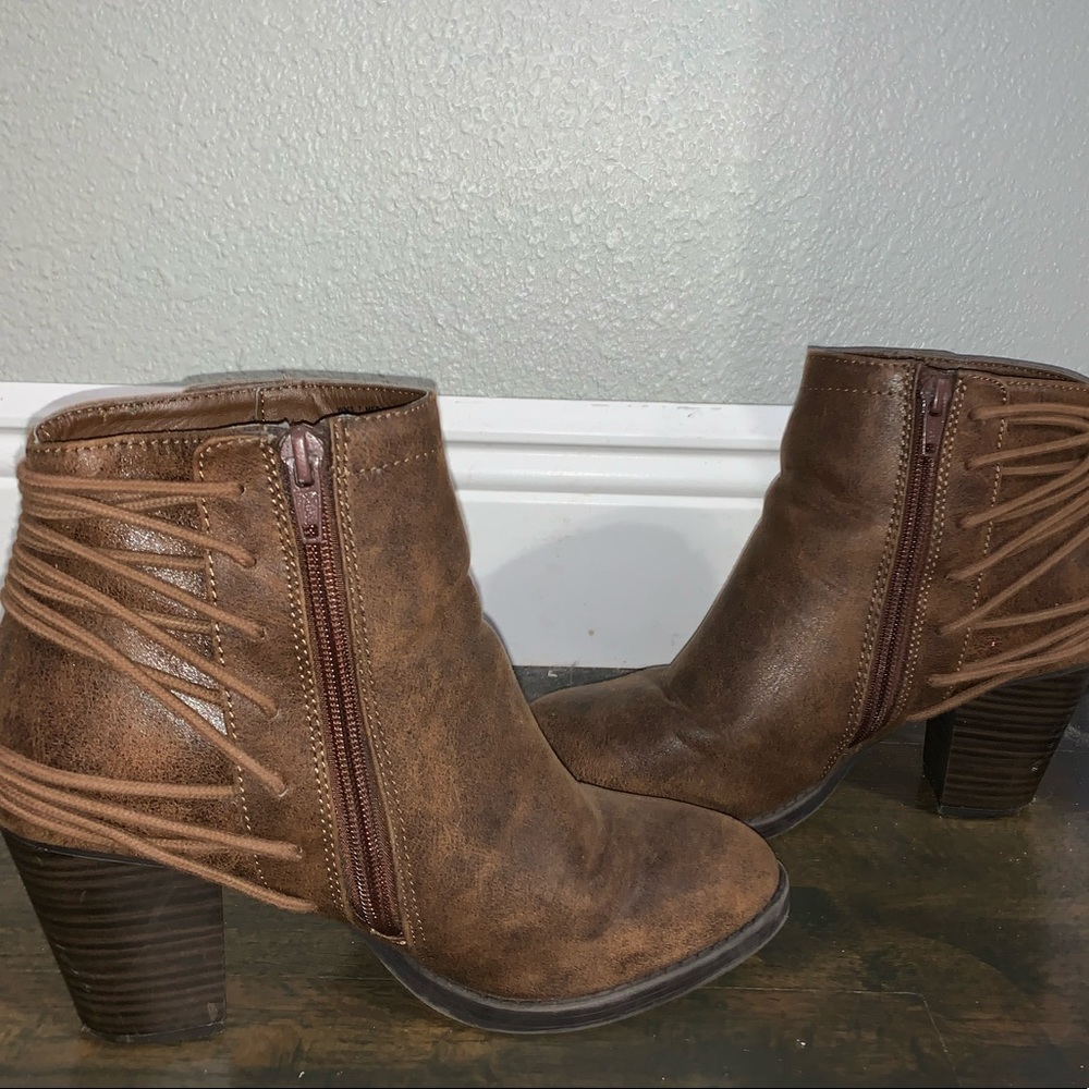 Heeled booties